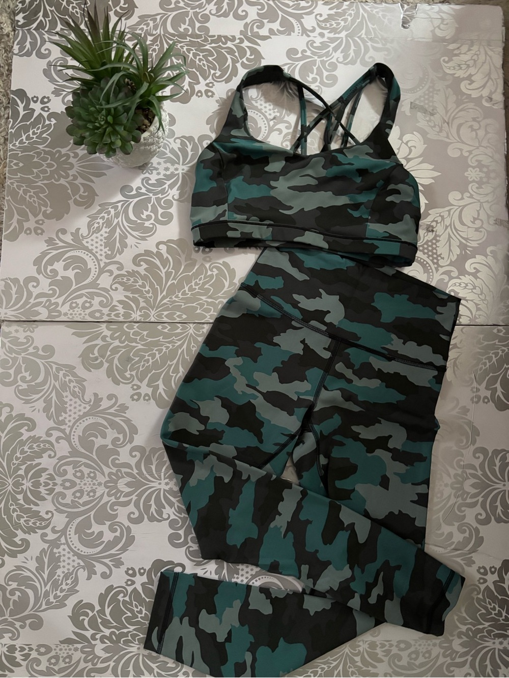 Lululemon Camouflage Print Sports Bra & Legging Set - Green Camo